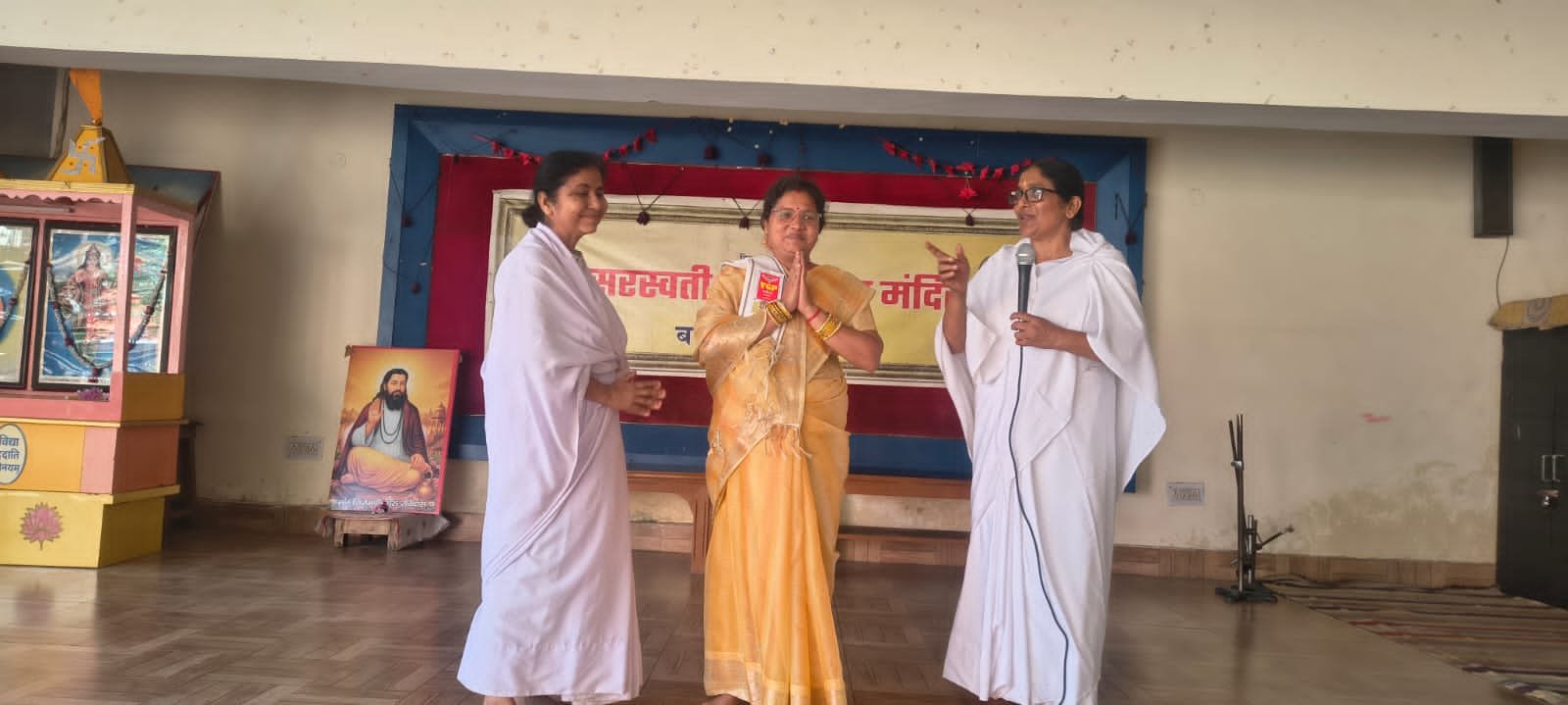 डॉक्टर-इंजीनियर बनने से बड़ा है संस्कारवान बनना- अभिभाविका इंदु देवी।