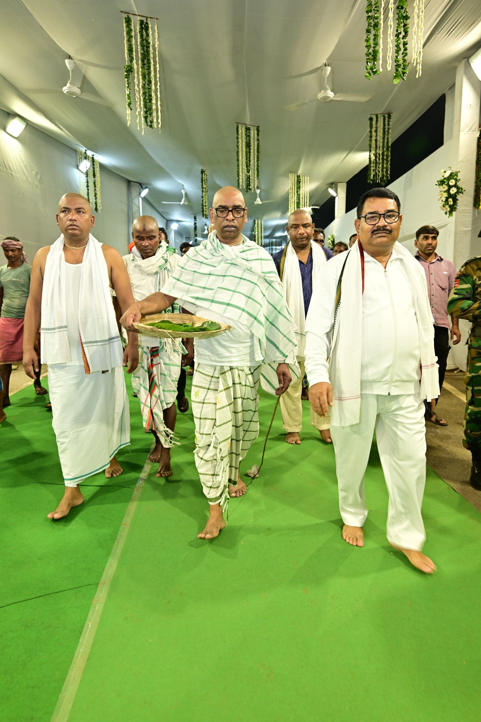 अपार जनसमूह की उपस्थिति में संपन्न हुआ मुख्यमंत्री हेमन्त सोरेन की पूजनीय माता स्व० रूपी सोरेन का संस्कार भोज पैतृक गांव नेमरा में उमड़ा  जनसैलाब,