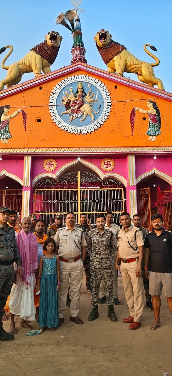 दुर्गापूजा के मद्देनजर जिले में सुरक्षा के पुख्ता इंतजाम, पूजा पंडालों एवं आसपास के क्षेत्रों में पुलिस बल तैनात