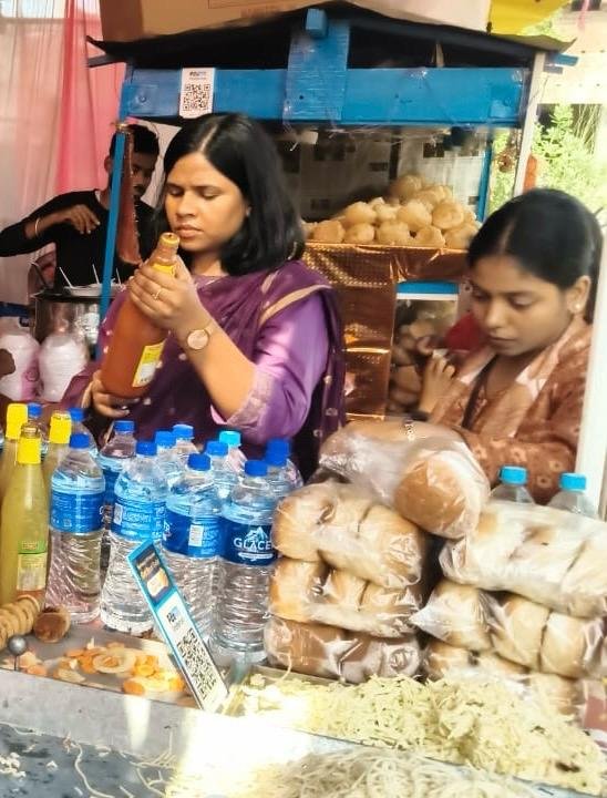 उपायुक्त, गोड्डा लोकेश मिश्रा के निर्देशानुसार दुर्गा पूजा पंडालों के आसपास खाद्य प्रतिष्ठानों का निरीक्षण