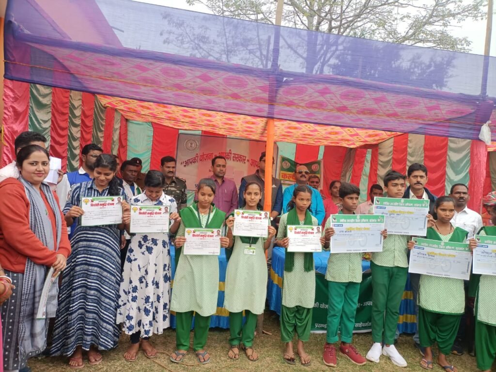आपकी योजना आपकी सरकार आपके द्वार कार्यक्रम के तहत साहेबगंज के वार्ड न० 13, 14 और बरहरवा के वार्ड न० 12, 13 शिविर का आयोजन.