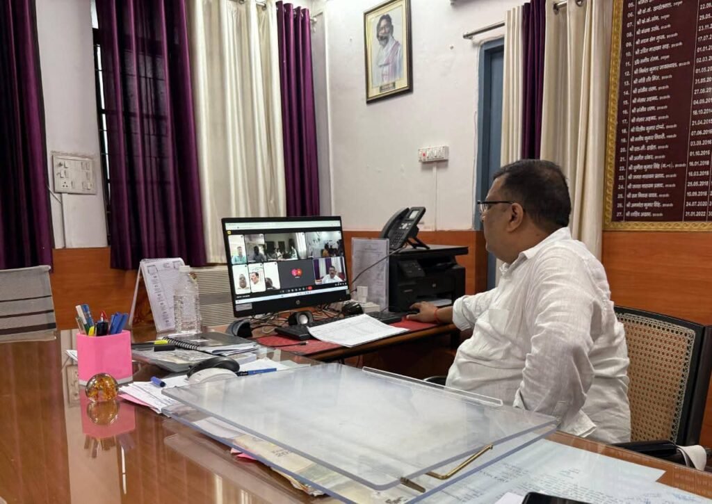 उप विकास आयुक्त ने की पीएम जनमन एवं प्रधानमंत्री आवास योजना (ग्रामीण) की समीक्षा