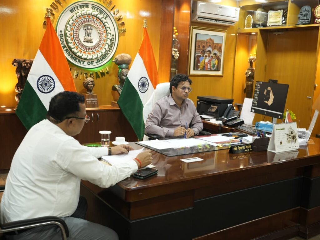 सामान्य शाखा के कार्यों की समीक्षा बैठक सम्पन्न, उपायुक्त हेमंत सती ने पारदर्शिता व जवाबदेही पर दिया जोर