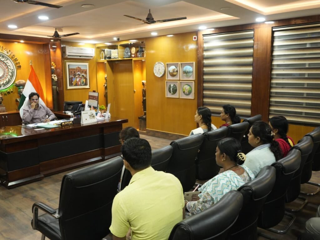 सामाजिक सुरक्षा योजनाओं के प्रभावी क्रियान्वयन पर उपायुक्त हेमंत सती का जोर