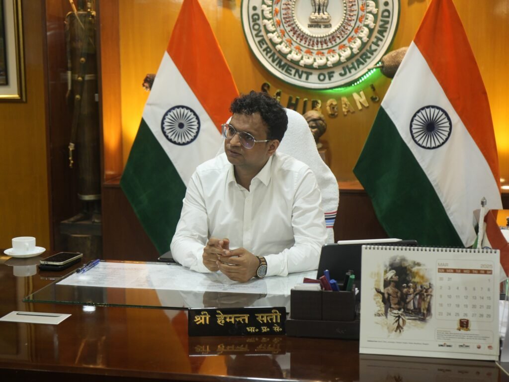 जिला खनन विभाग की समीक्षा बैठक में उपायुक्त हेमंत सती का निर्देश — 15 दिसंबर तक सभी अवैध ईंट भट्ठों को ध्वस्त करने का आदेश