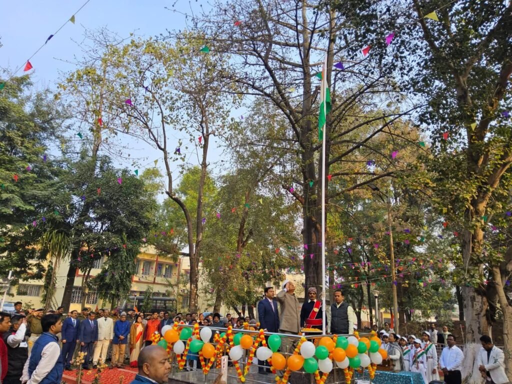 साहिबगंज व्यवहार न्यायालय में धूमधाम से मनाया गया 77वां गणतंत्र दिवस