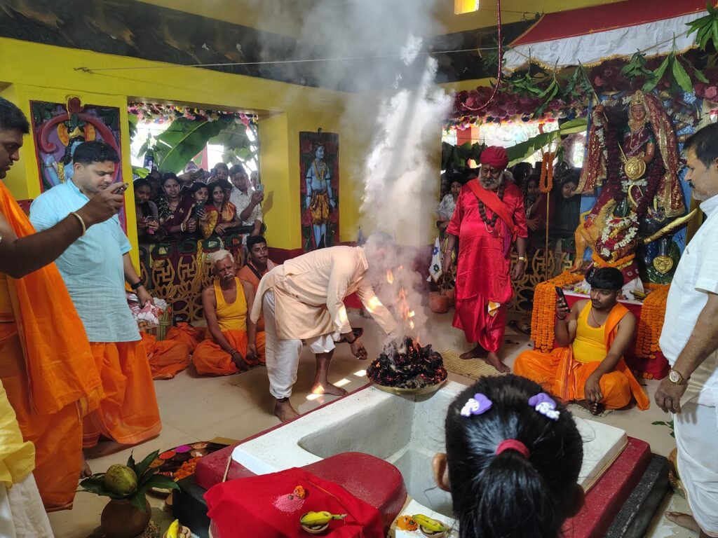 वैदिक मंत्रोच्चार के बीच शतचंडी महायज्ञ प्रारंभ, एक माह तक चलेगा रामनवमी मेला