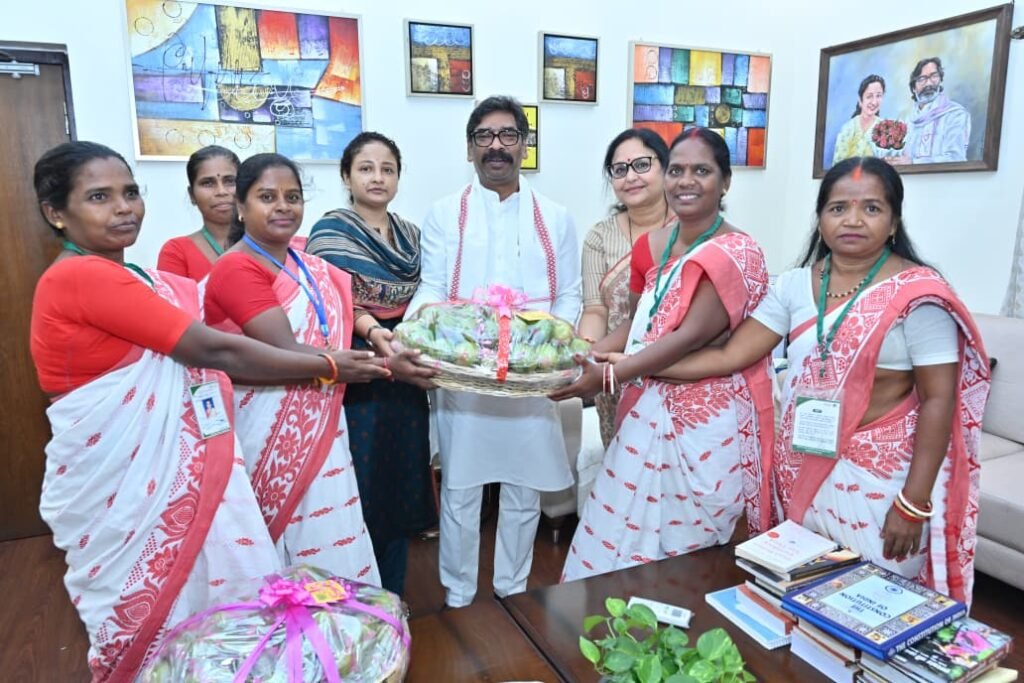 सिमडेगा के आम्रपाली आम पहुंचे लंदन, मुख्यमंत्री ने सराहा महिला समूहों का प्रयास